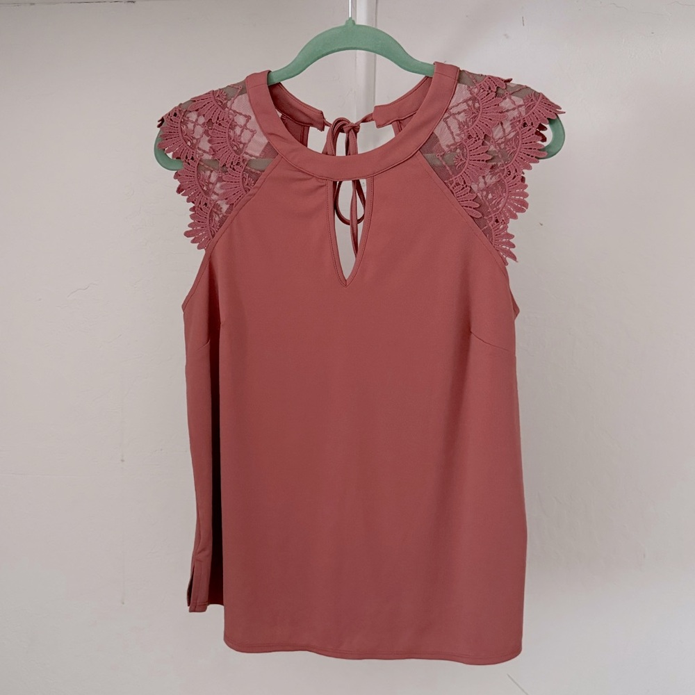 Bundle 3 for 50% off NWOT Trende Mauve Top with Lacy Sleeves
